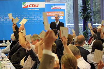 Heiko Hendriks MdL erffnet die Veranstaltung und begrt die Delegierten
